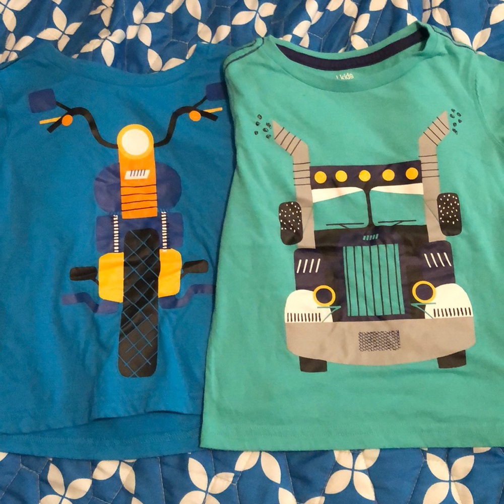 2 size 4T kids Korner T-shirts